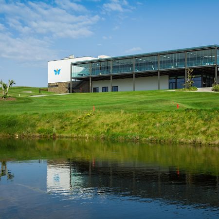 Royal Obidos Scenic Resort Praia del Rei Bagian luar foto The clubhouse at the Vale Golf Resort