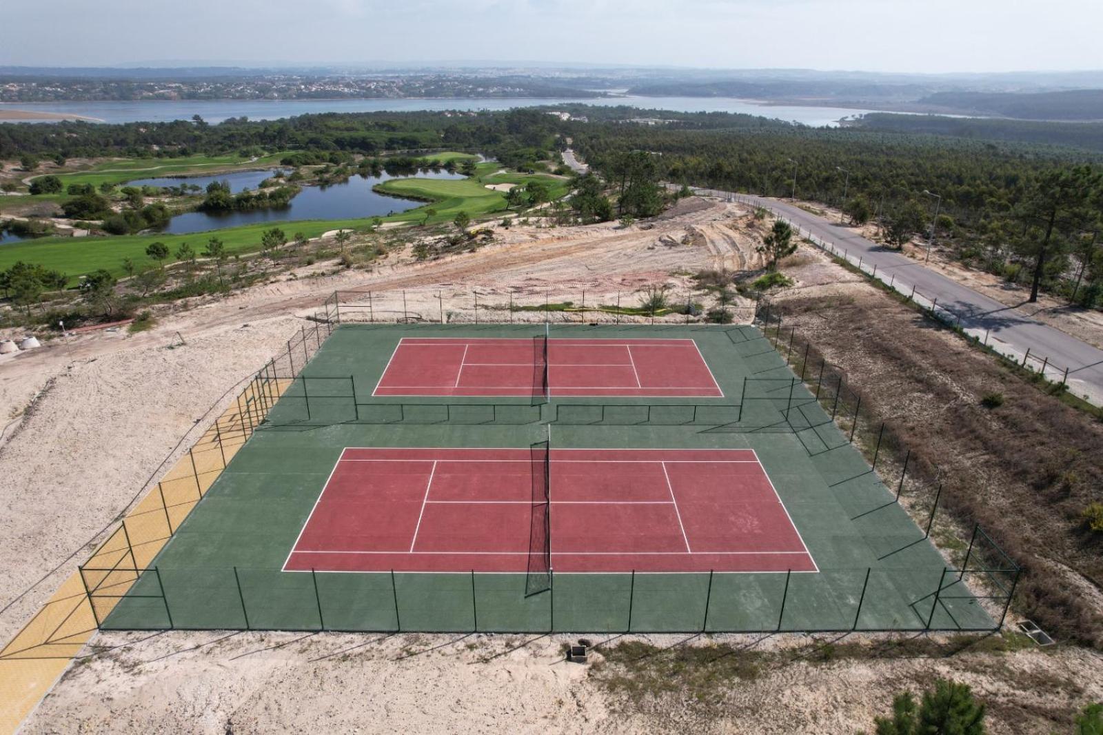 Royal Obidos Scenic Resort Praia del Rei Bagian luar foto Tennis courts at the resort