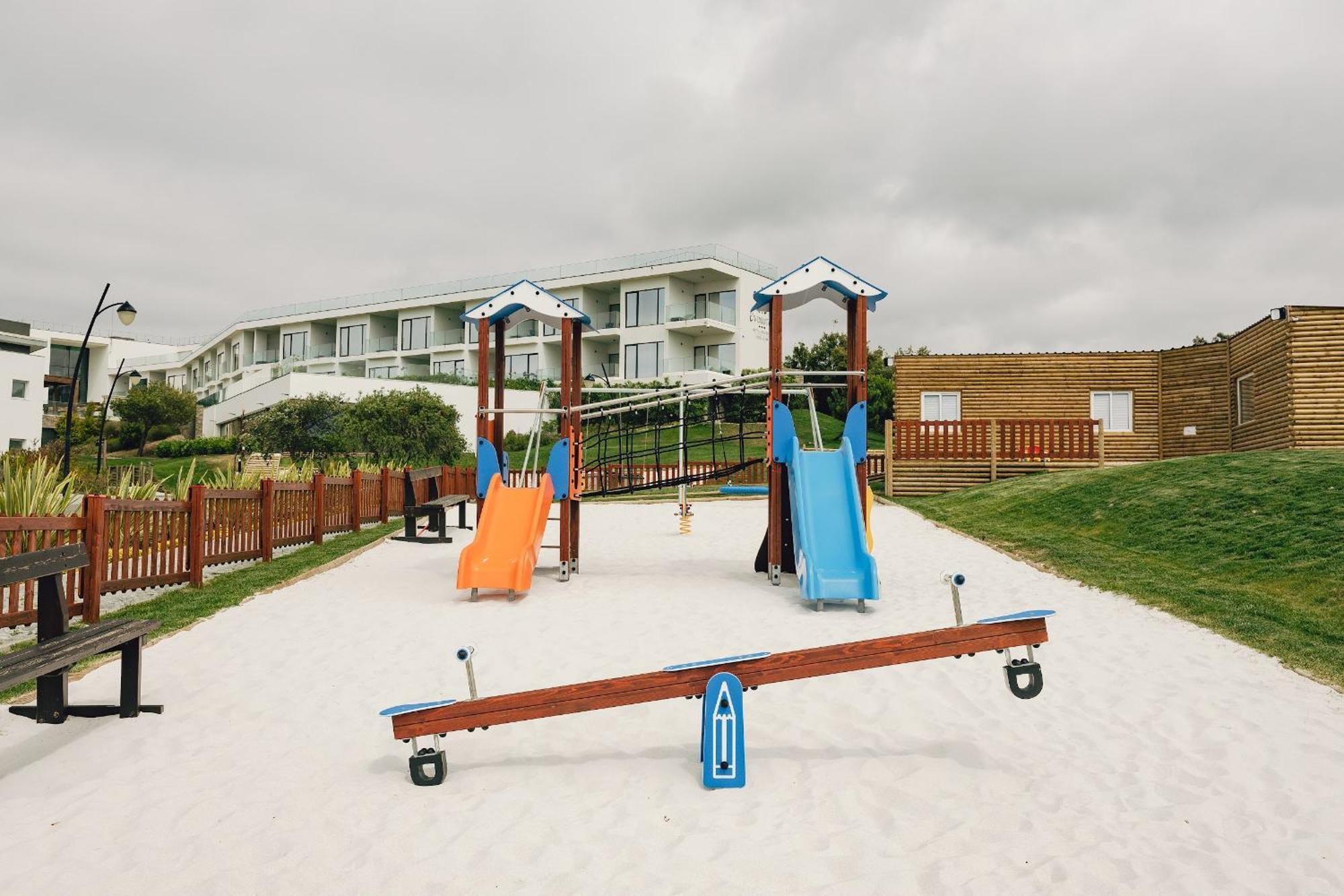 Royal Obidos Scenic Resort Praia del Rei Bagian luar foto Playground in the village