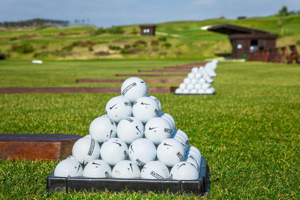 Royal Obidos Scenic Resort Praia del Rei Bagian luar foto Golf balls